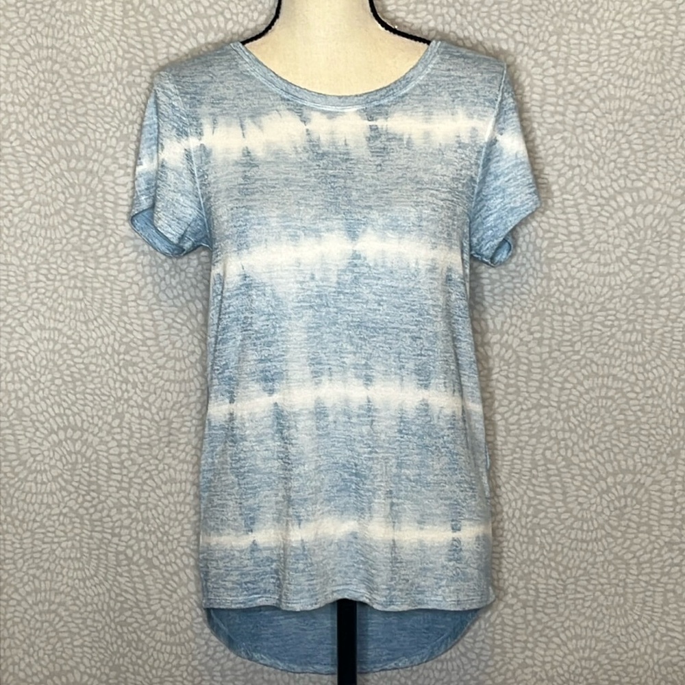 Market & Spruce blue tie-dye blouse